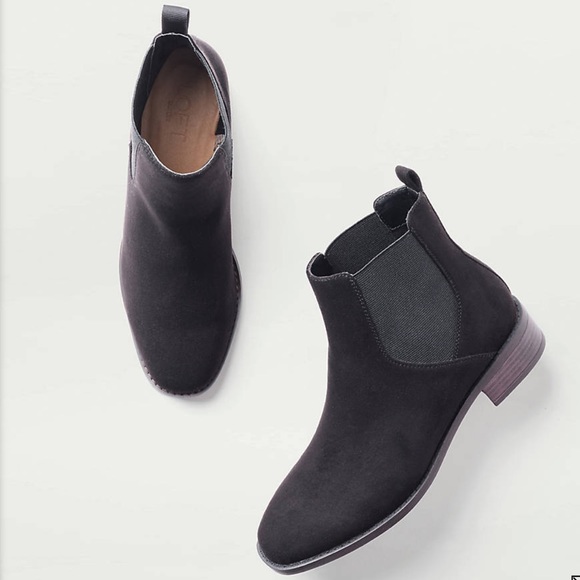 Nwt Loft Chelsea Black Faux Suede Ankle 